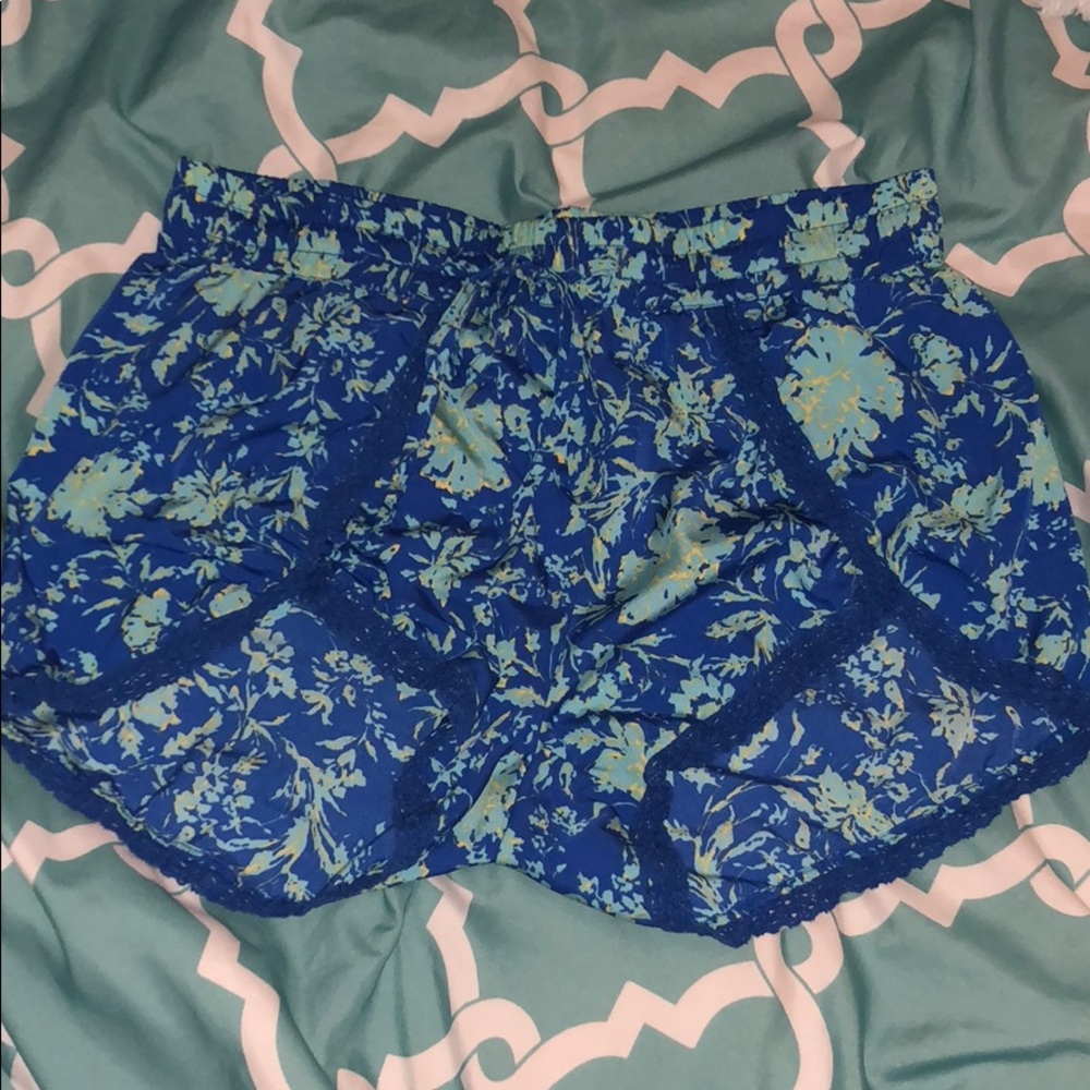 Super cute shorts from dillards!
